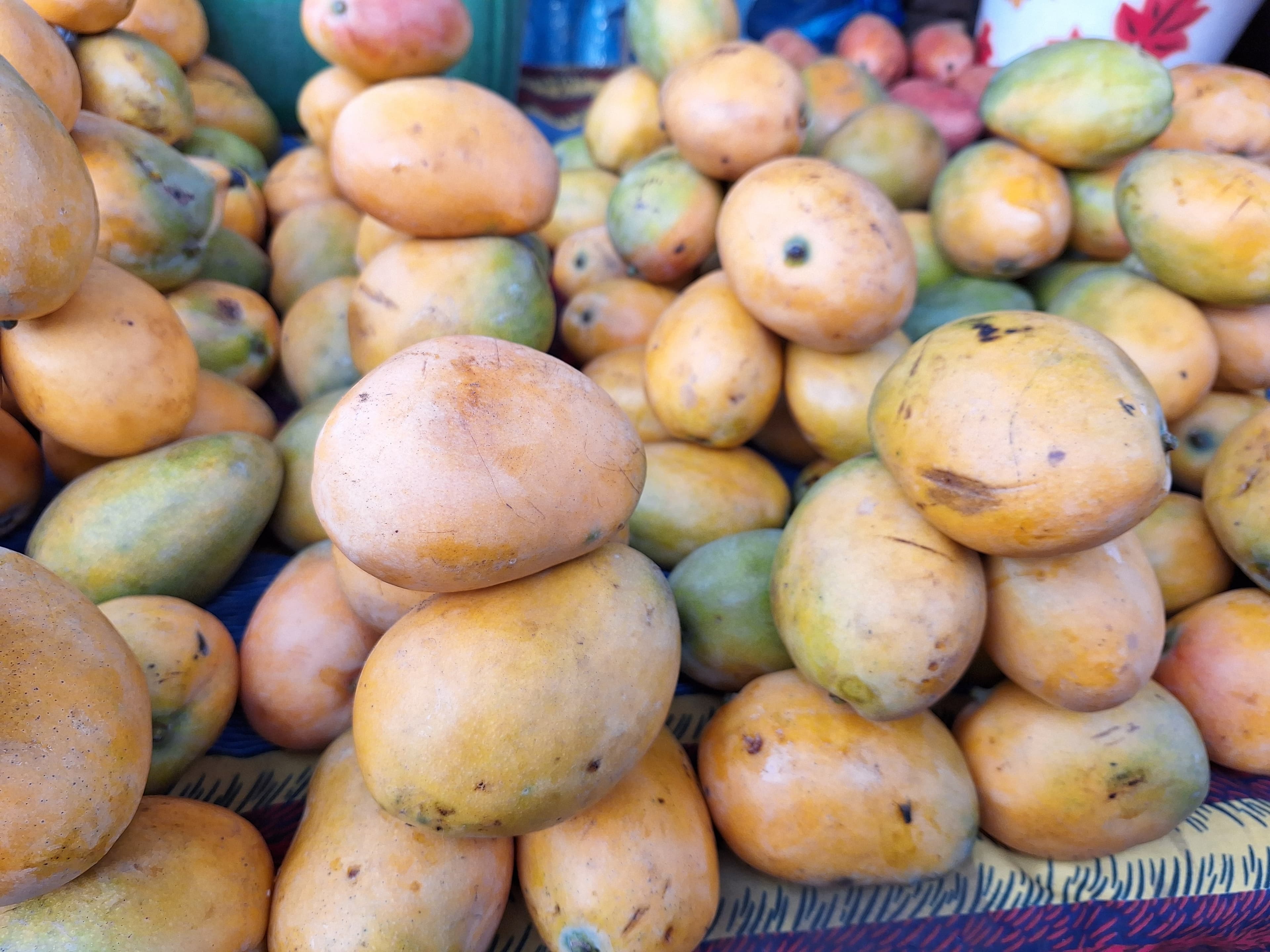 Mango maliani al mercato di Bamako (Sahel Agri-Sol / Adalidda / Dominio pubblico)