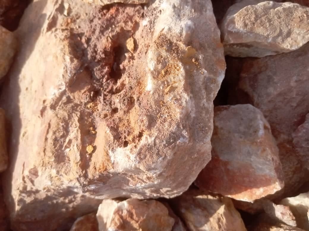 锂矿石（Adalidda / Sahel Agri-Sol / 公共领域）